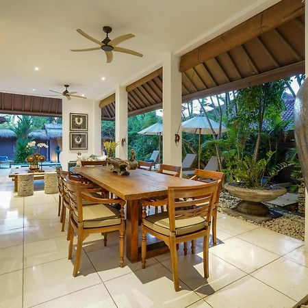 Asrina Villa'S Seminyak Εξωτερικό φωτογραφία